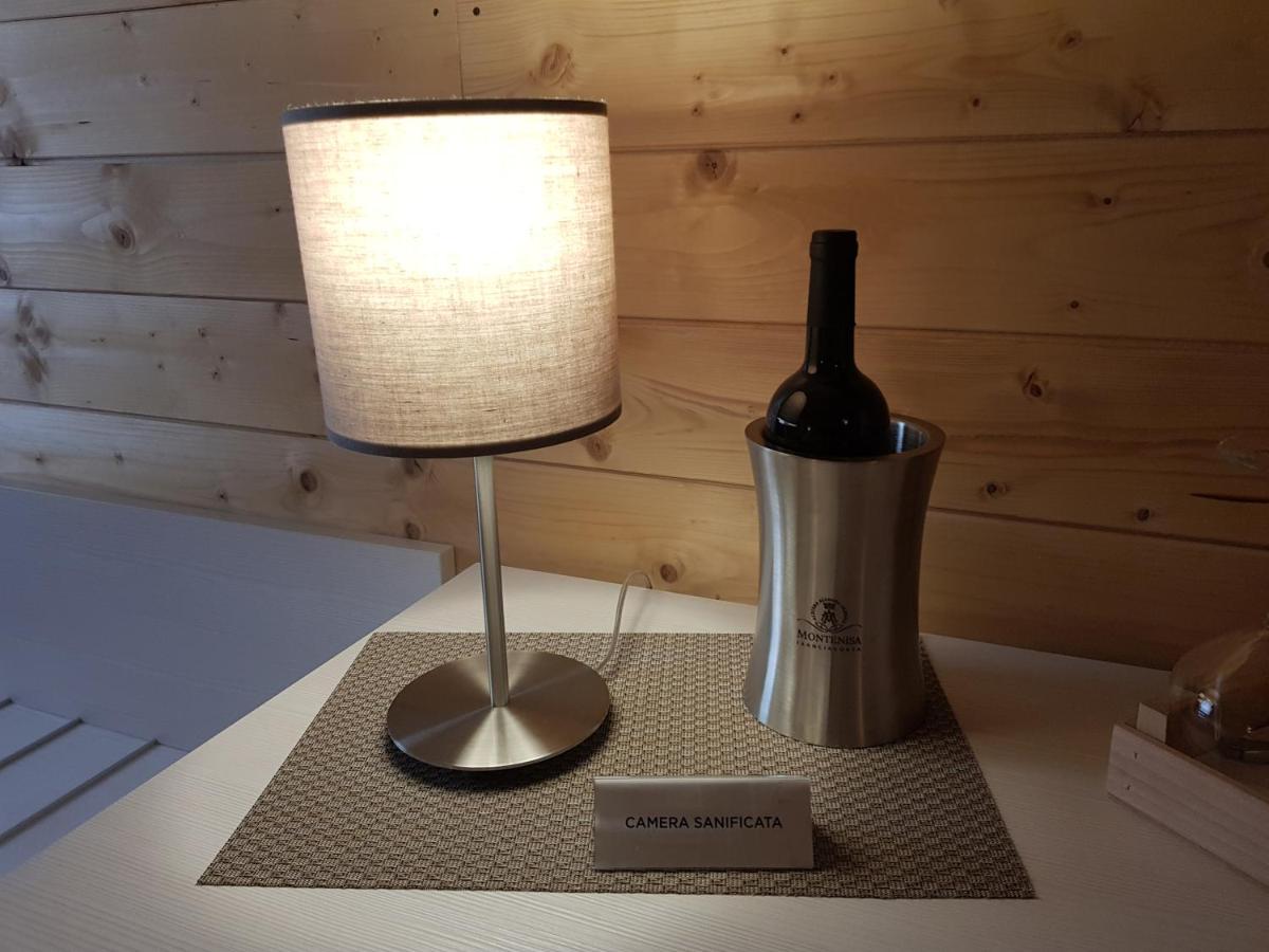 Lorica Suite Lago Luaran gambar