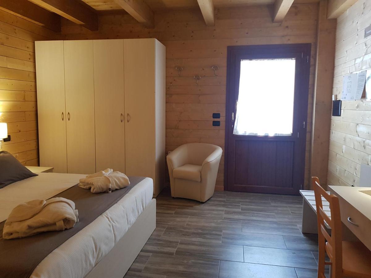 Lorica Suite Lago Luaran gambar
