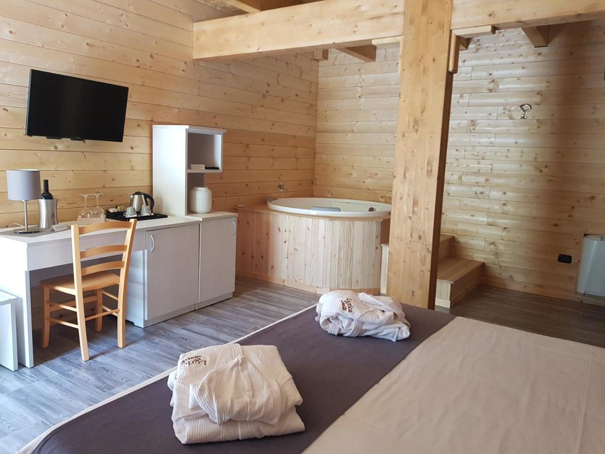 Lorica Suite Lago Luaran gambar