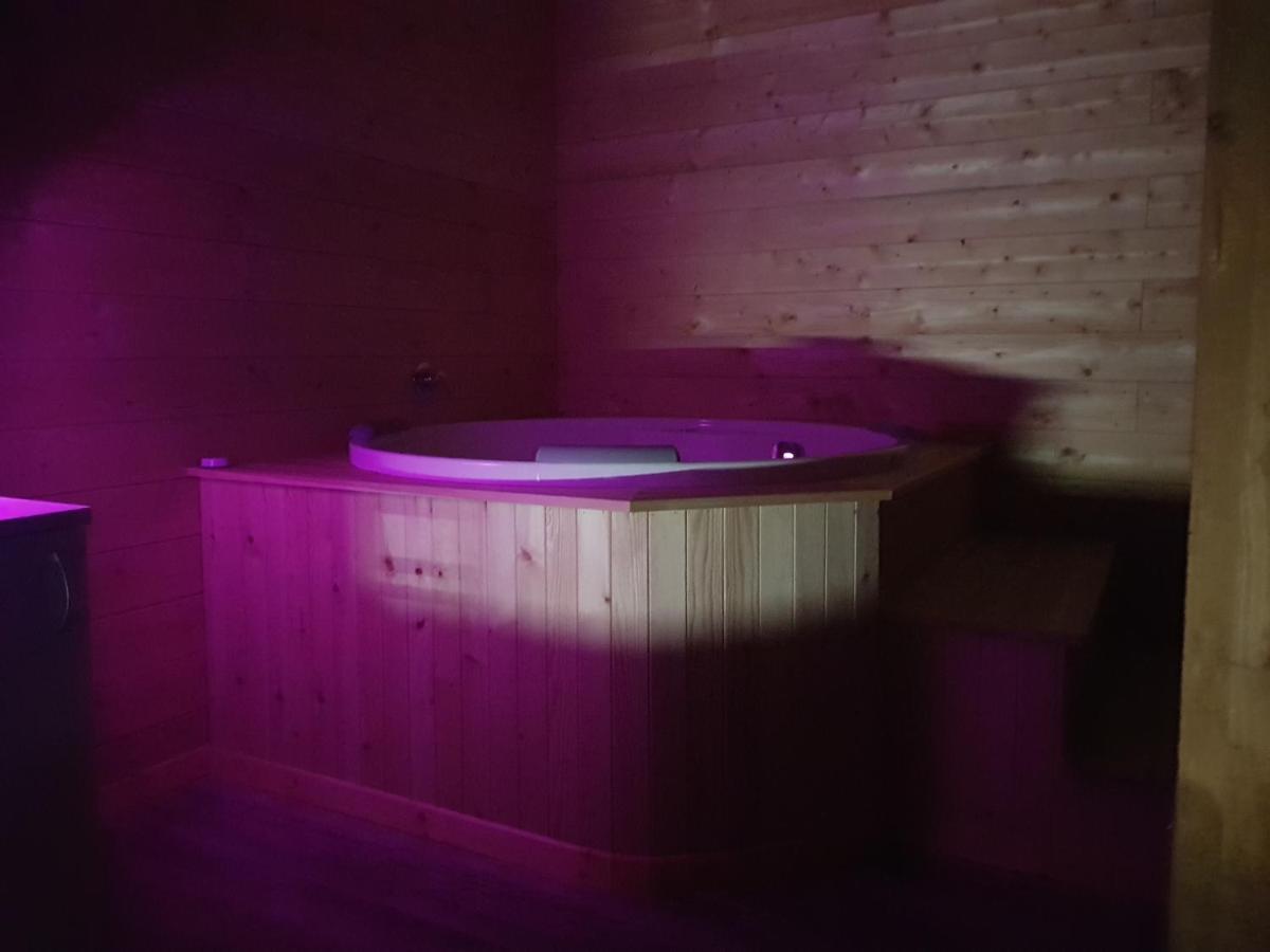 Lorica Suite Lago Luaran gambar