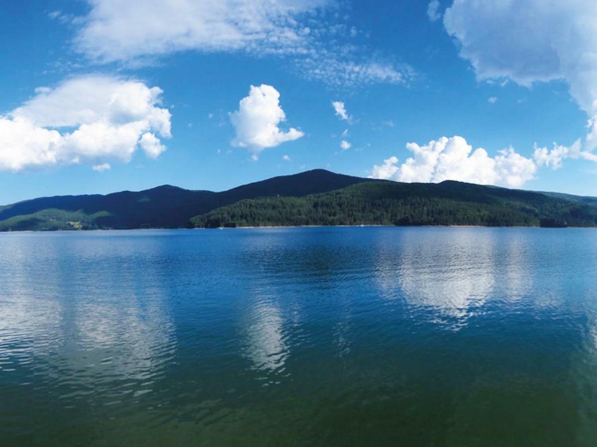 Lorica Suite Lago Luaran gambar