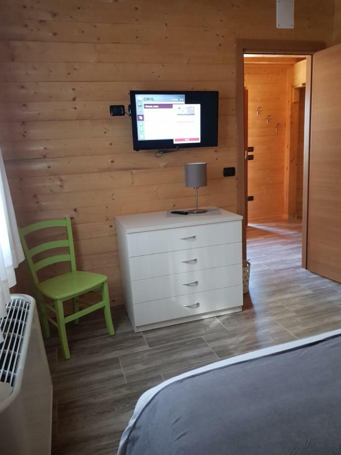 Lorica Suite Lago Luaran gambar