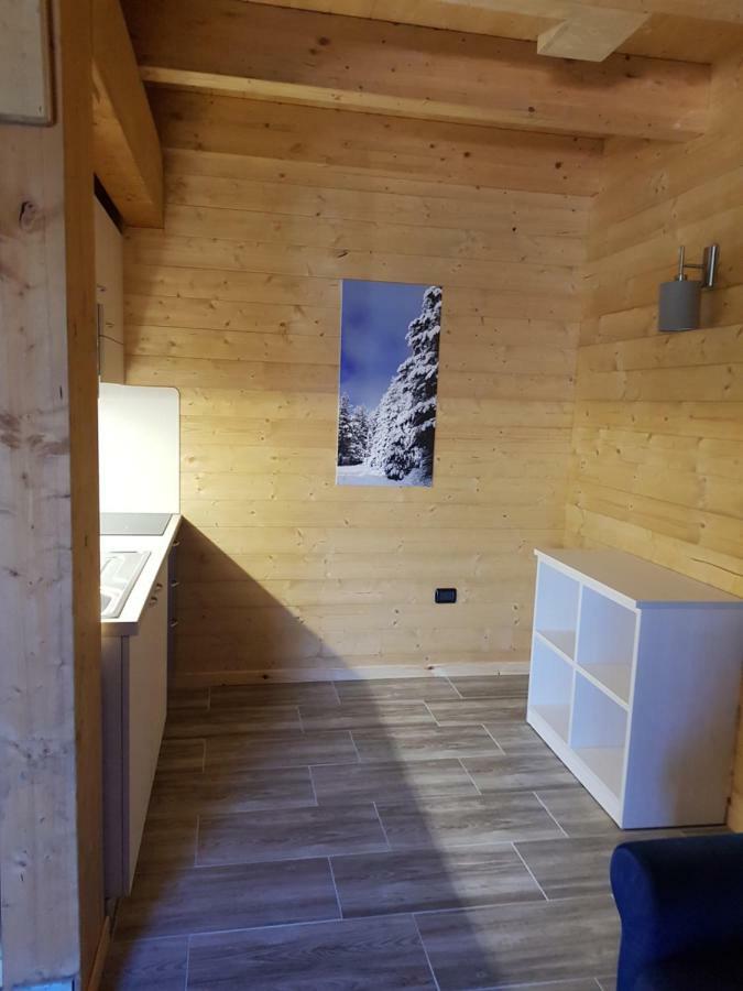 Lorica Suite Lago Luaran gambar