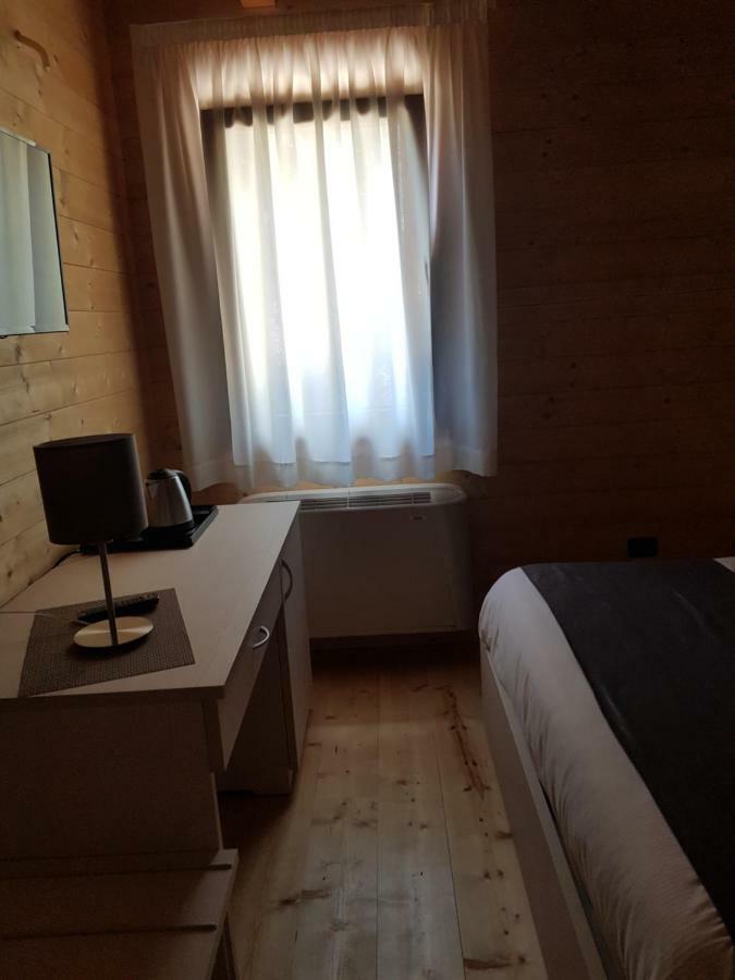 Lorica Suite Lago Luaran gambar