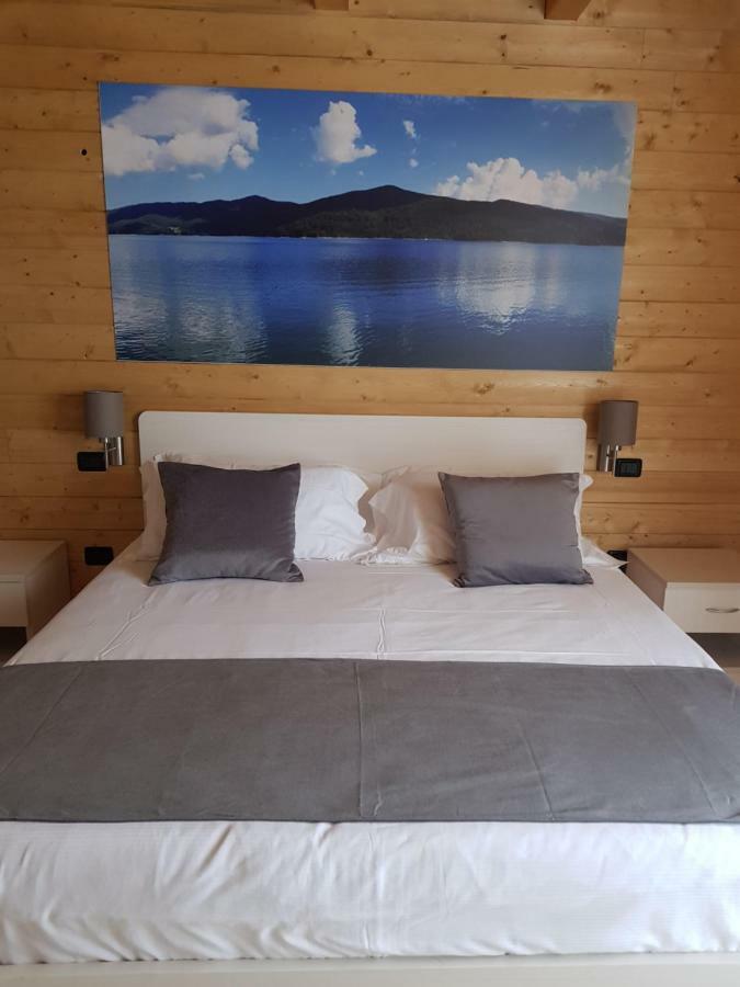 Lorica Suite Lago Luaran gambar