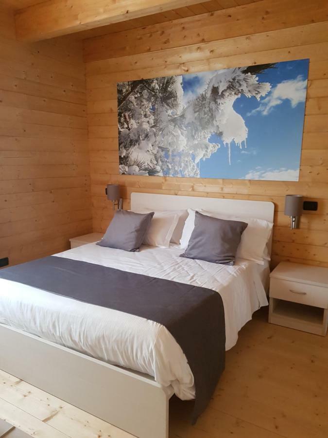 Lorica Suite Lago Luaran gambar