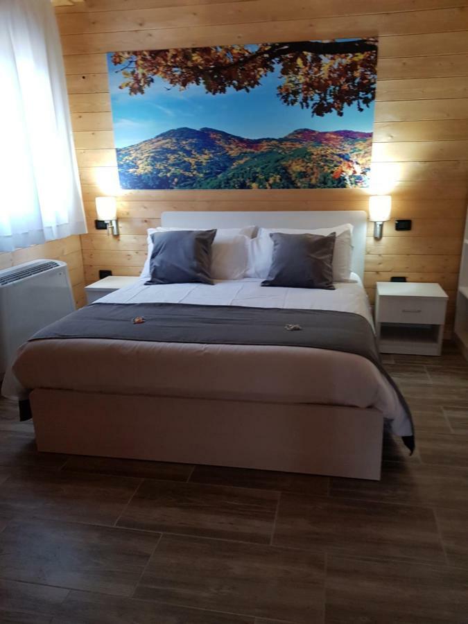 Lorica Suite Lago Luaran gambar