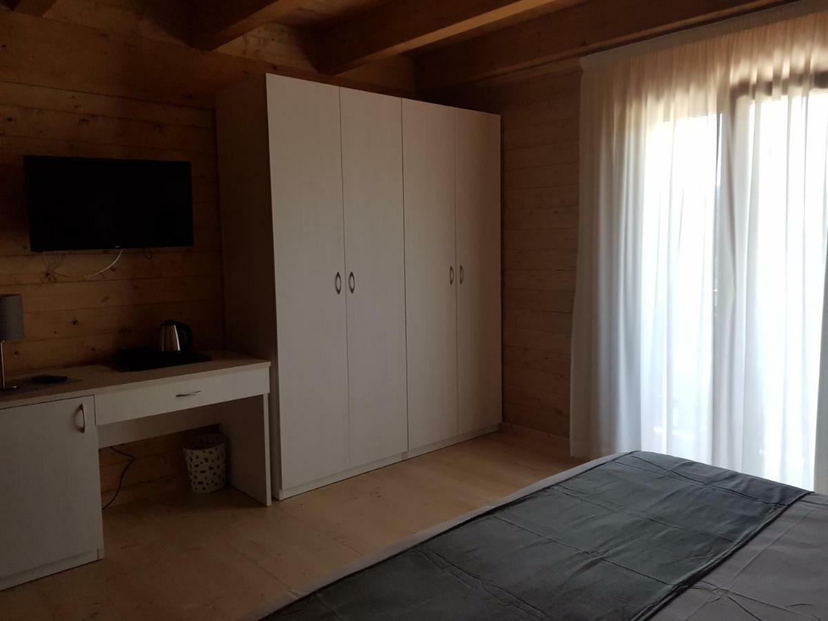 Lorica Suite Lago Luaran gambar
