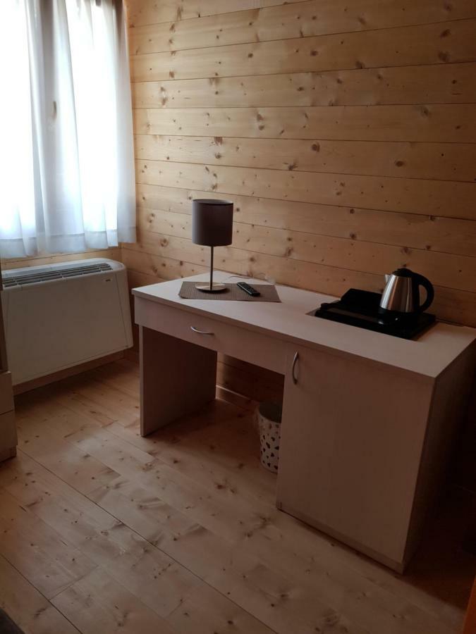 Lorica Suite Lago Luaran gambar